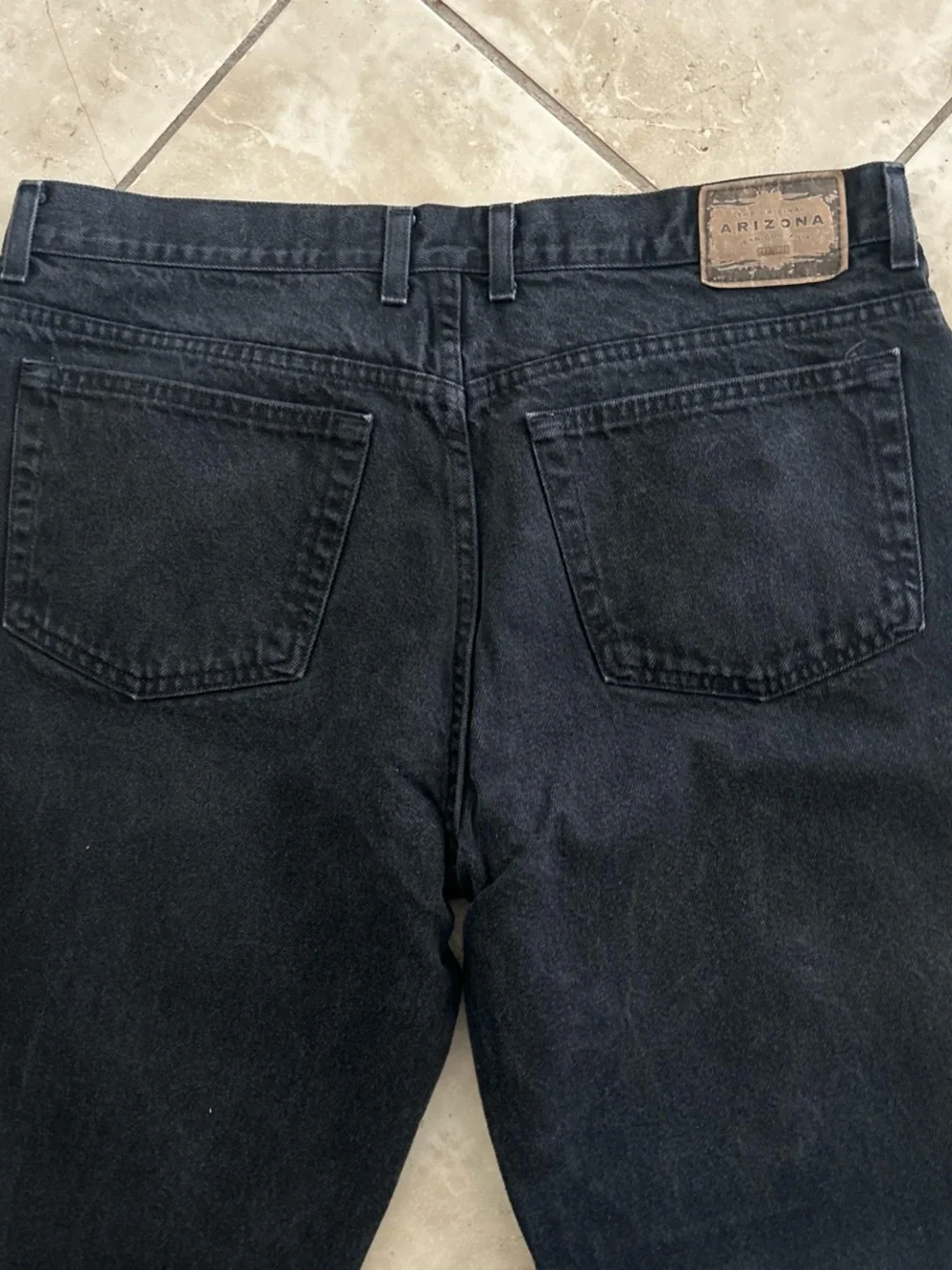 Men's VTG Arizona Loose Fit Denim Black Jeans With a Button Fly Sz 40/30